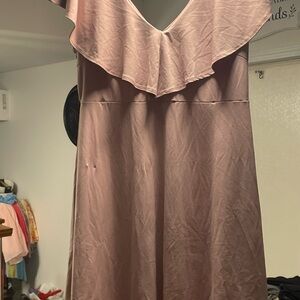 Elegant Pink Dress with Ruffled Collar